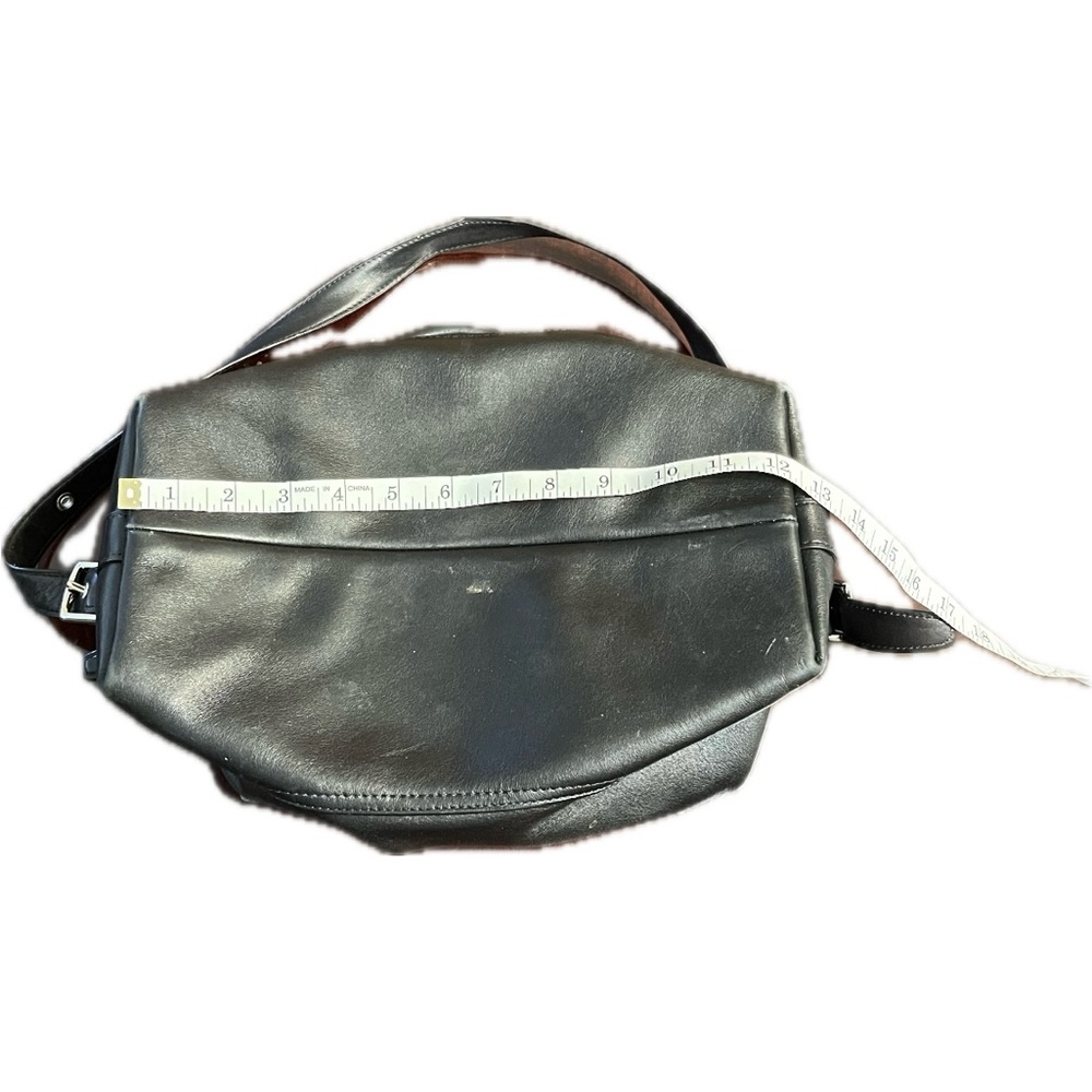 Coach Woman’s purse bag black silver zippers adjustable strap travel luxury - Picture 7 of 10